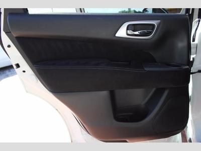 2013 Nissan Pathfinder Platinum SUV