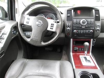 2010 Nissan Pathfinder LE SUV