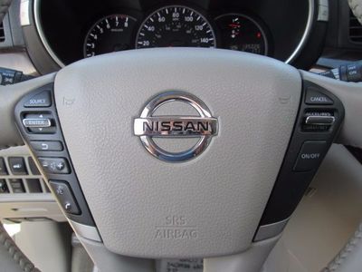 2011 Nissan Quest LE